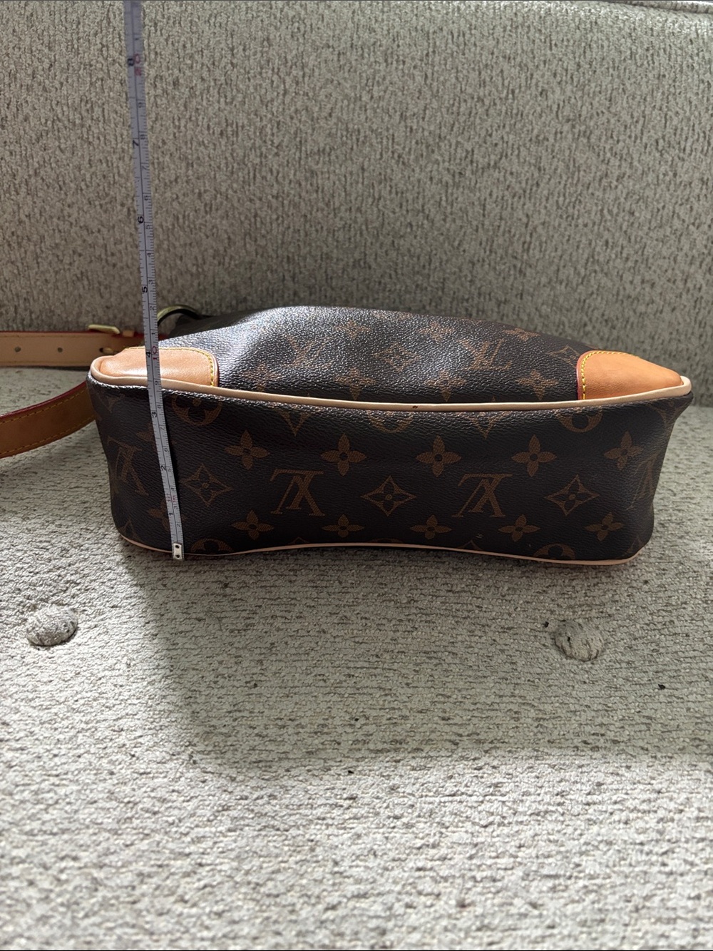 *FASHION* Brown Monogram Shoulder Bag with Tan Leather Trim - Picture 14 of 17